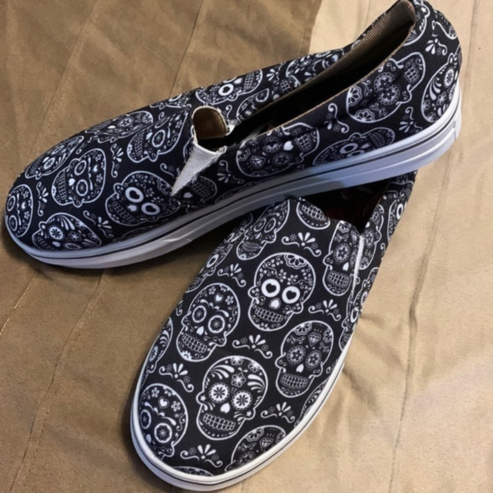 Brand‎ New super cute skull shoes